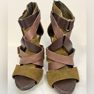 Beautiful Green & Brown Fergie Heels